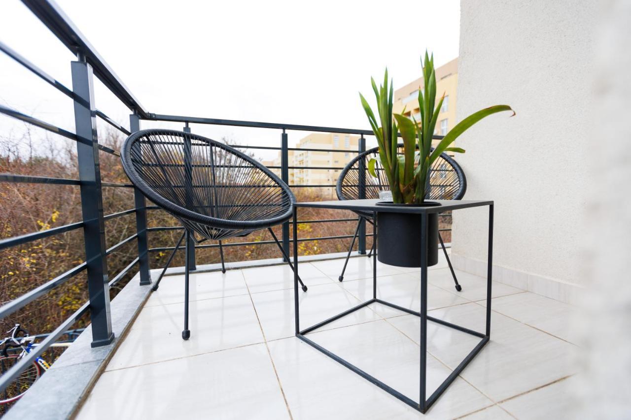 Touchdown Apartment Near Bucharest Airport Otopeni Εξωτερικό φωτογραφία