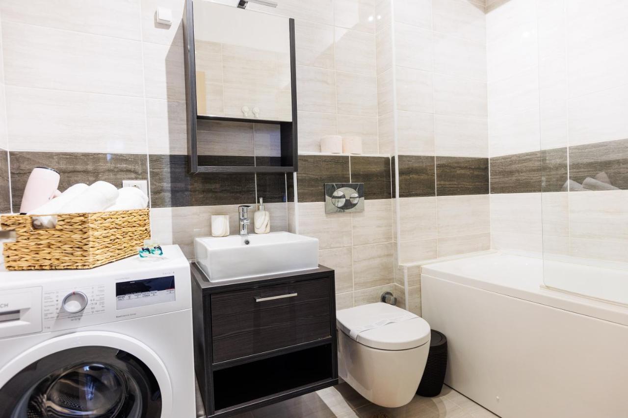 Touchdown Apartment Near Bucharest Airport Otopeni Εξωτερικό φωτογραφία